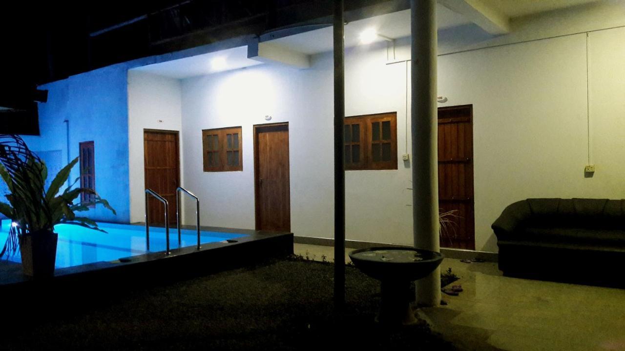 Big House Udawalawe Bed & Breakfast Exterior foto